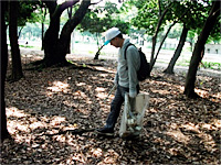 クボタeデー　久宝寺緑地の清掃
