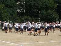 東大阪市立大蓮東小学校のみなさんが運動会の練習