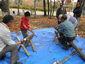 レッツ久宝探検隊「ノコを使って丸太切りに挑戦しよう」12月11日