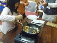 レッツ久宝探検隊「秋の観察会~ドングリを食べてみよう」 レッツ久宝探検隊「秋の観察会~ドングリを食べてみよう」