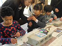 アースデイ 公園ワークショップ『どんぐり笛とやじろべえ』レポート 「風のたよりを送りませんか?」レポート