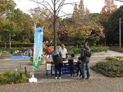 レッツ久宝探検隊 自然学習ゾーン再生プロジェクト「花の道で木を切ってみよう」11月26日
