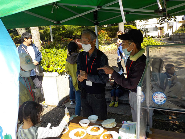 レッツ久宝探検隊 10月25日（日）「ドングリを食べてみよう」レポート