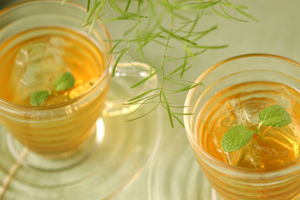 薬草よろしィなア【摘みたてハーブと薬草の飲み方】