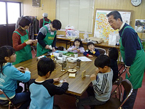 やんちゃクラブQFO『木の実で遊ぼう』