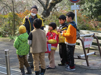 “駅前子ども教室”巣箱のそうじと野鳥の観察