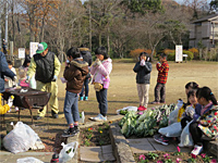 “駅前子ども教室”クリスマスリース作り&焼きいも体験 “駅前子ども教室”クリスマスリース作り&焼きいも体験