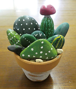 石ころアート(サボテンの寄せ植え)