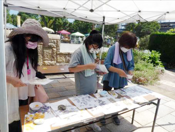 「押し花しおりをつくろう」レポート