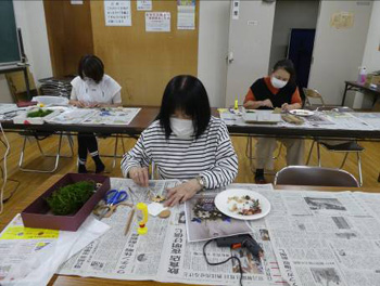 「種の花の壁掛けつくり」レポート