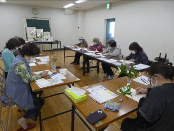 参加者のみなさん制作に取り組んでいます