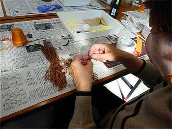 帽子と髪の毛は毛糸で作成